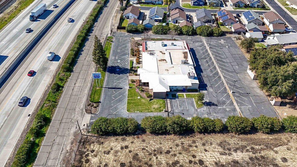 More Photos Of 971 E Broadway Ave, Atwater Office For Lease