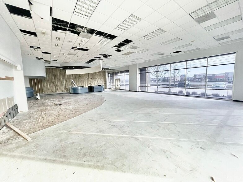 More Photos Of 9782-9784 E US 36 Hwy, Avon Unknown For Lease