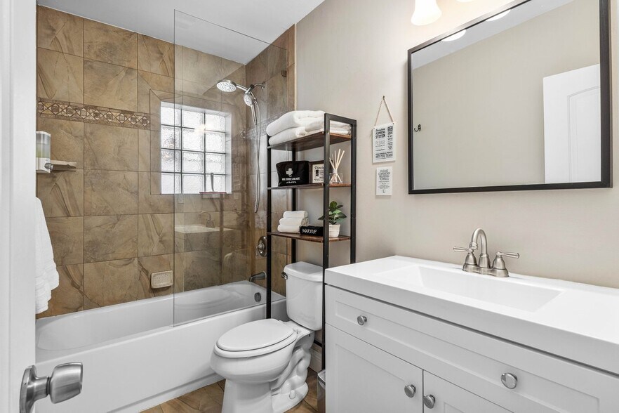 More Photos Of 615-617 NE 9th Ave, Fort Lauderdale Apartments For Sale