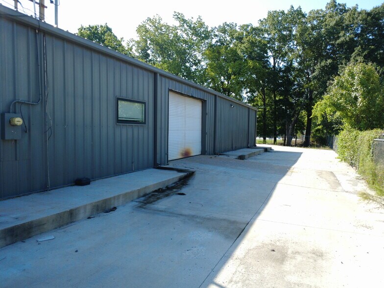 More Photos Of 1500 E 42nd St, Chattanooga Industrial For Lease
