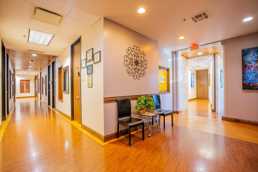 More Photos Of 9425 N MacArthur Blvd, Irving Office For Sale
