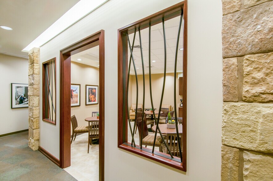 More Photos Of 19003 I-10 W, San Antonio Office For Sale