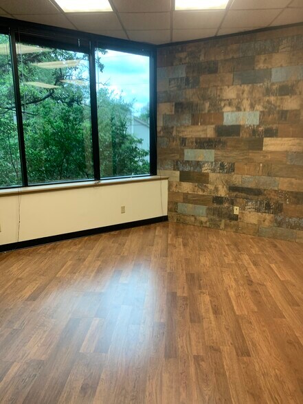 More Photos Of 9300 Jollyville Rd, Austin Office For Lease