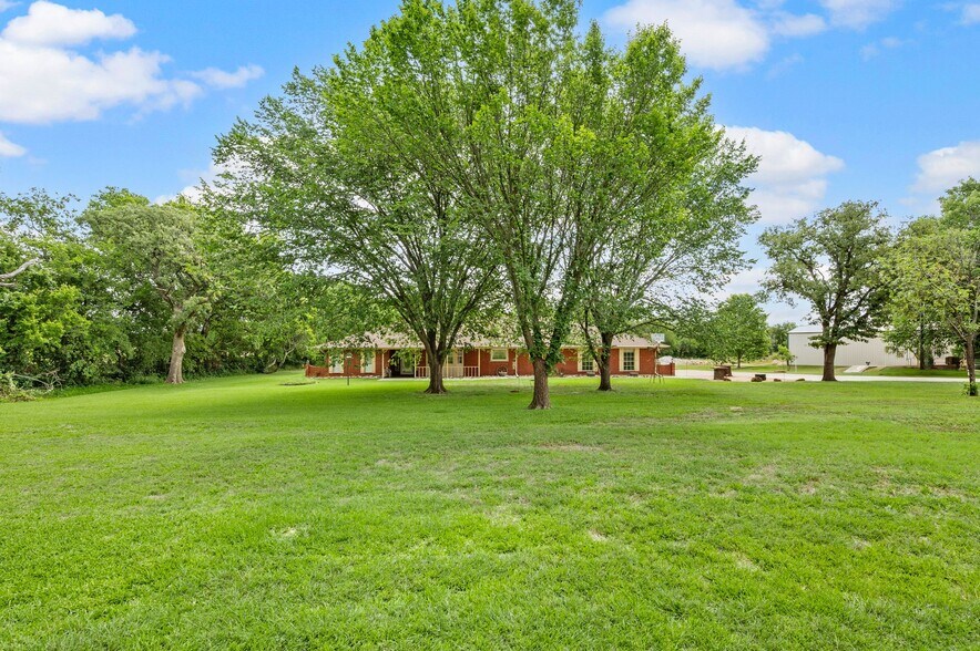More Photos Of 981 Witherspoon Way, Flower Mound Industrial For Sale