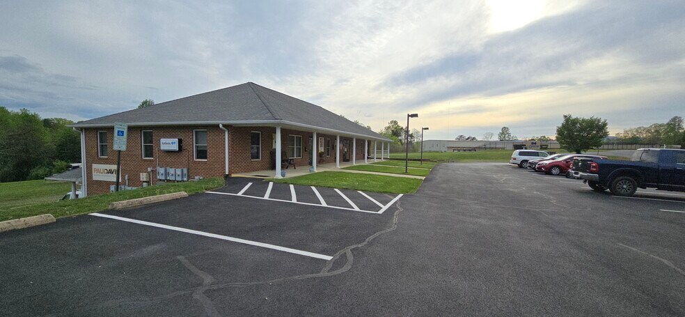 More Photos Of 45 Business Park Dr, Ruckersville Office For Lease