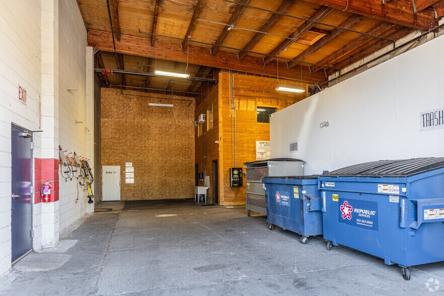 More Photos Of 560 21st St SE, Salem Manufacturing For Lease