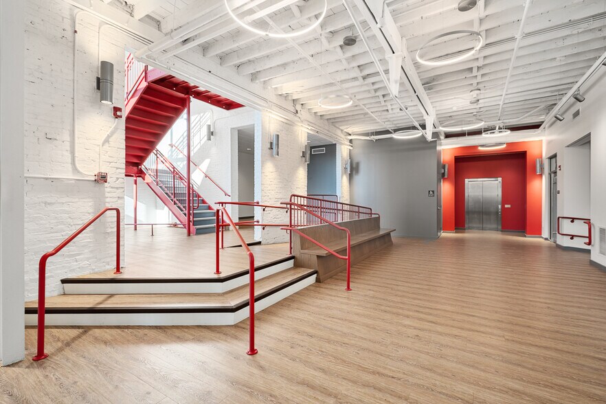 More Photos Of 224 Calvary St, Waltham Flex For Lease