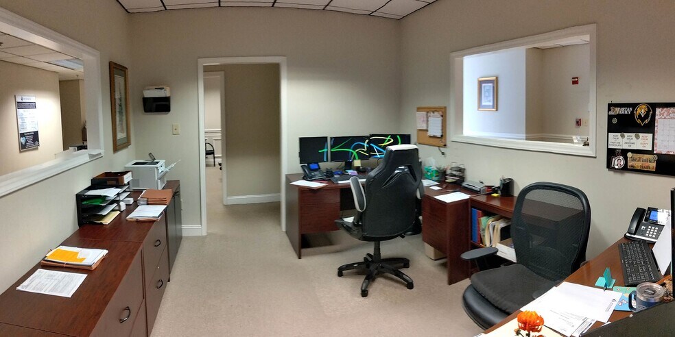 More Photos Of 7229 Albemarle Rd, Charlotte Office For Sale