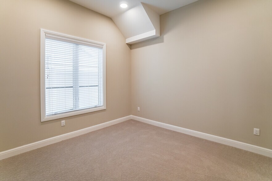 More Photos Of 244 Vester St, Ferndale Apartments For Sale