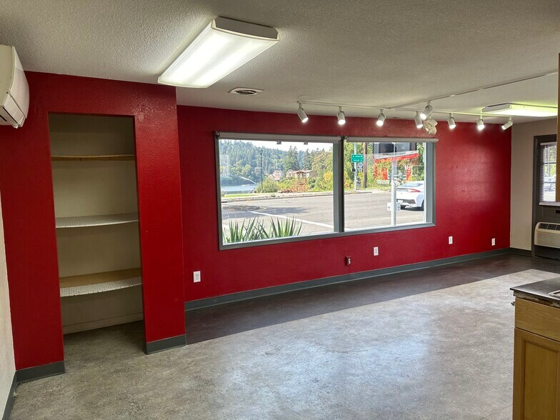 More Photos Of 1906 SE Monroe St, Portland Freestanding For Lease