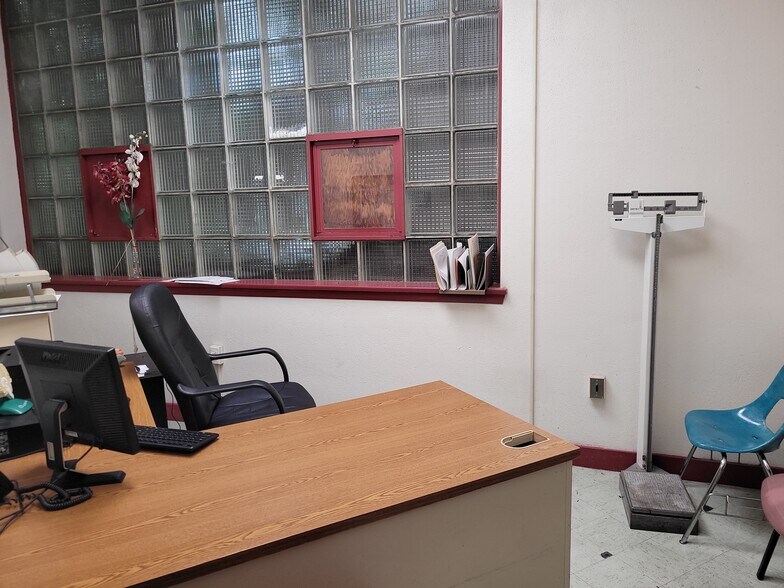 More Photos Of 1315-1337 Windrim Ave, Philadelphia Flex For Sale
