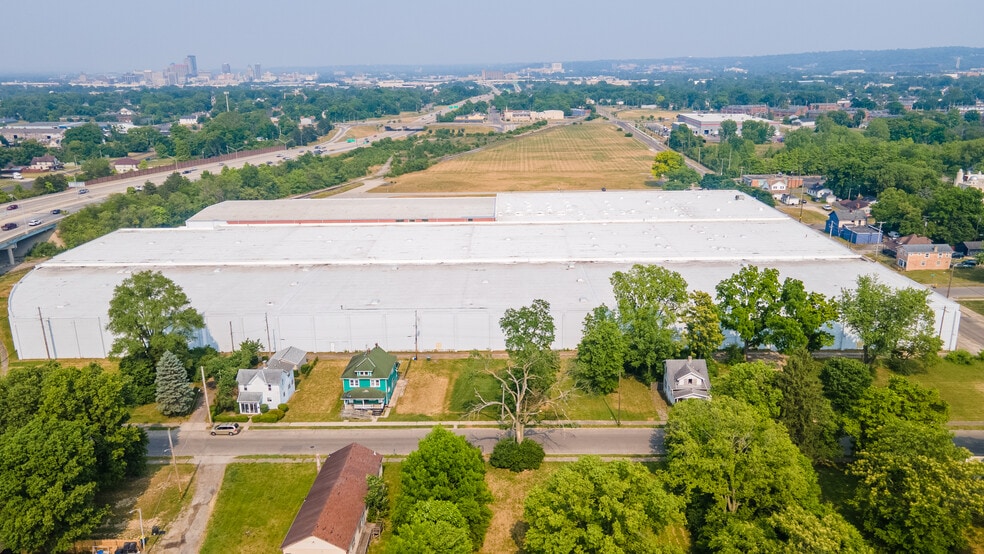 More Photos Of 2333 Mccall St, Dayton Warehouse For Lease