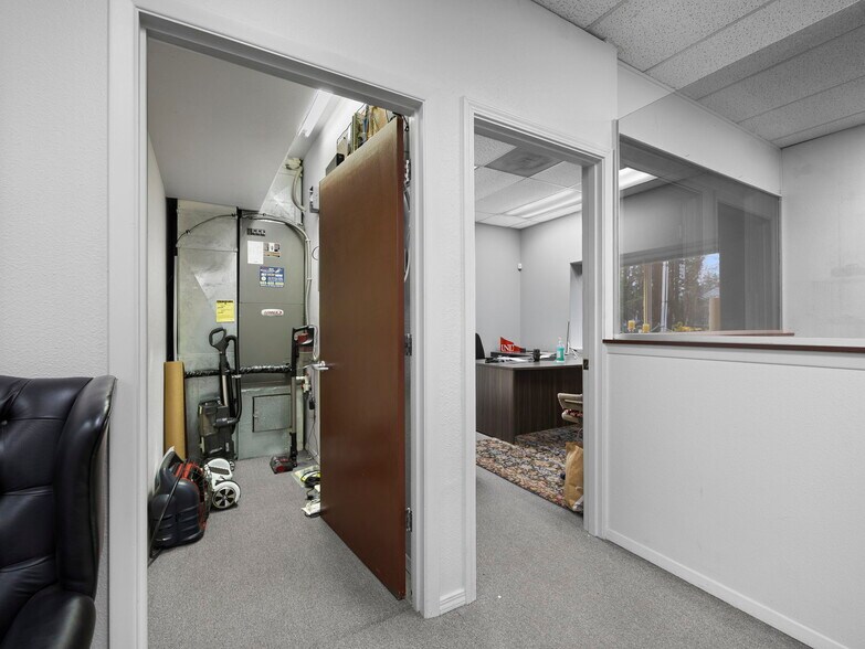 More Photos Of 17795-17835 SW Pacific Hwy, Tualatin Storefront Retail Office For Sale