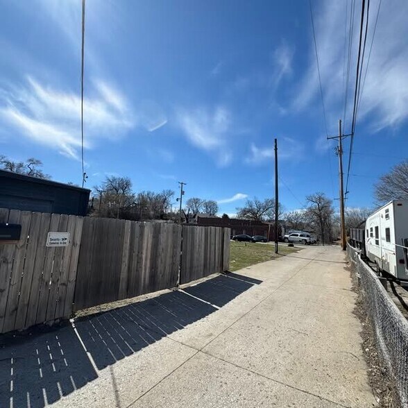 More Photos Of 3414 Strong Ave, Kansas City Storefront For Lease
