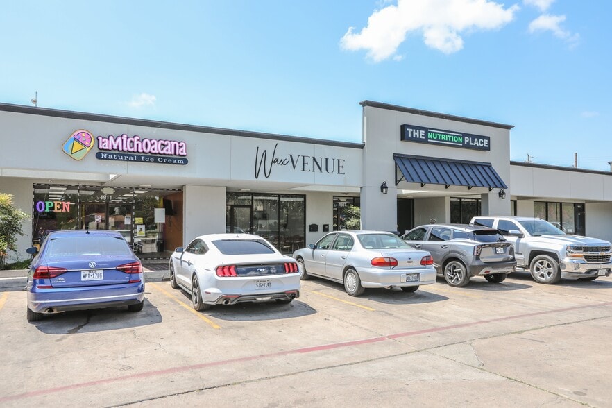 More Photos Of 1901-2403 E Red River St, Victoria General Retail For Lease