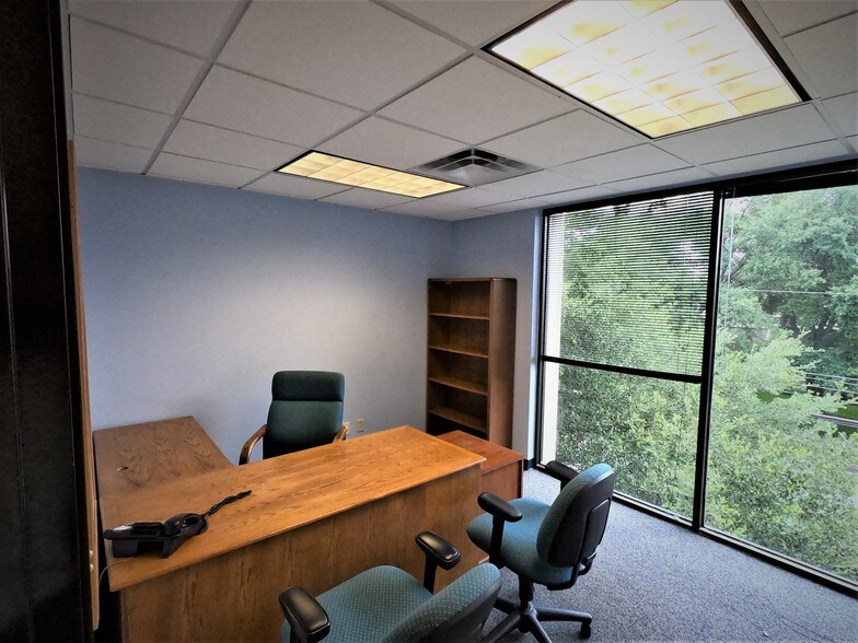 More Photos Of 3200 Steck Ave, Austin Office For Sale