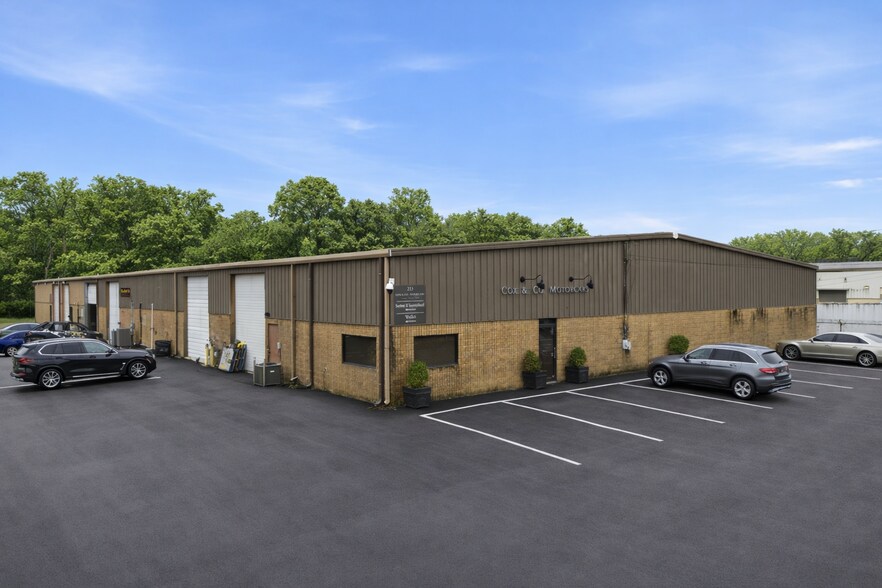 More Photos Of 213 Whitsett Rd, Nashville Warehouse For Sale
