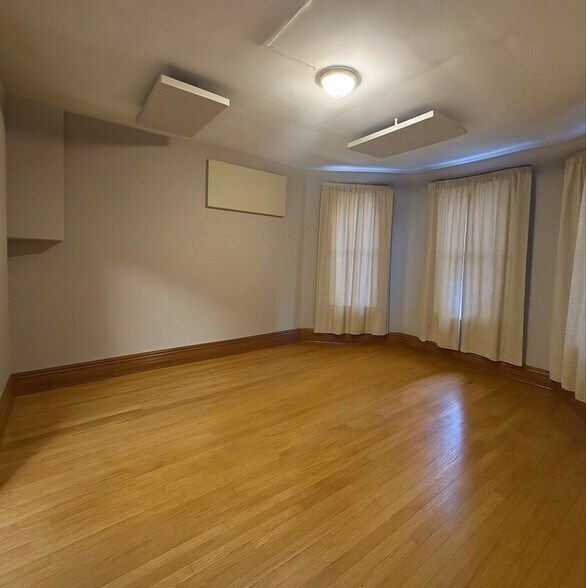 More Photos Of 232 S Buchanan St, Edwardsville Office Residential For Lease