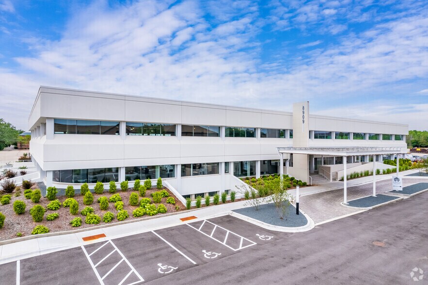 Primary Photo Of 8909 N Port Washington Rd, Milwaukee Office For Lease