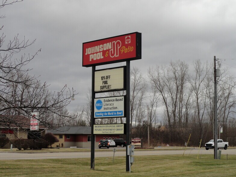 More Photos Of 6015 W Pierson Rd, Flushing Office For Sale