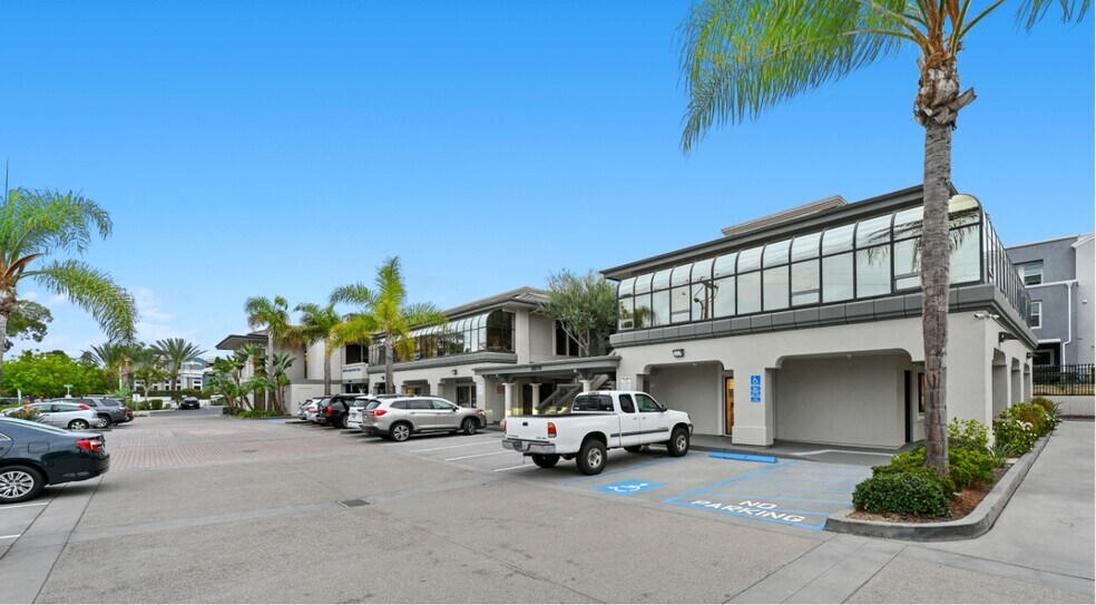 More Photos Of 3555-3575 Kenyon St, San Diego Medical For Lease