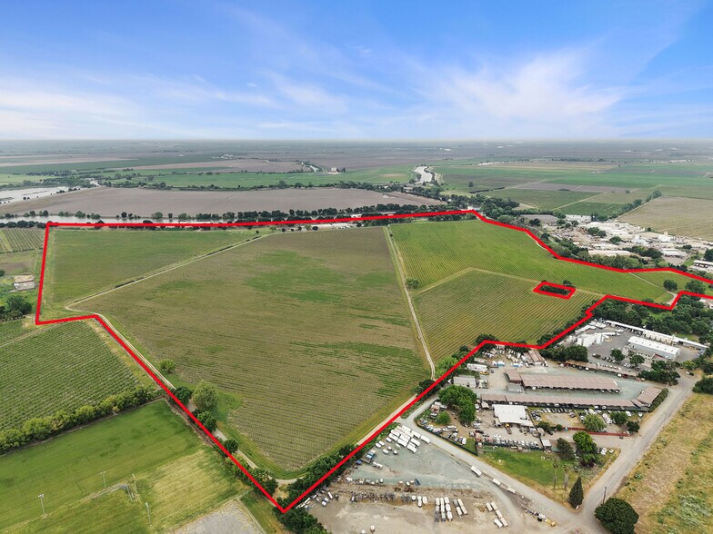 More Photos Of 1400 Old Levee rd, Walnut Grove Land For Sale