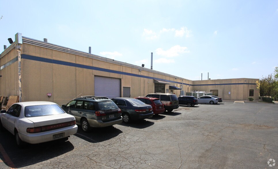 More Photos Of 8609 Cross Park Dr, Austin Office For Lease