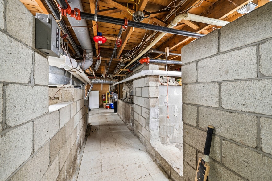 More Photos Of 47 Chelmsford St, Chelmsford Storefront Retail Residential For Sale