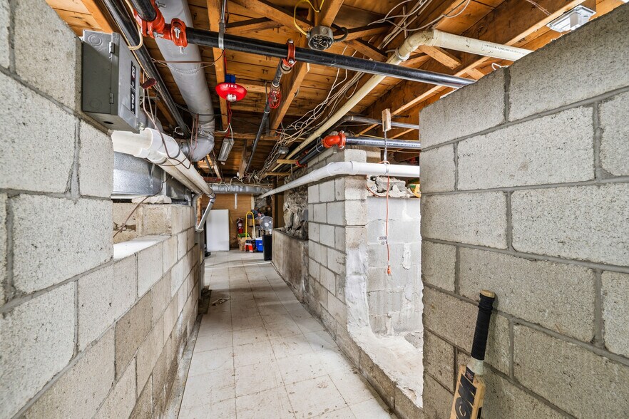 More Photos Of 47 Chelmsford St, Chelmsford Storefront Retail Residential For Sale