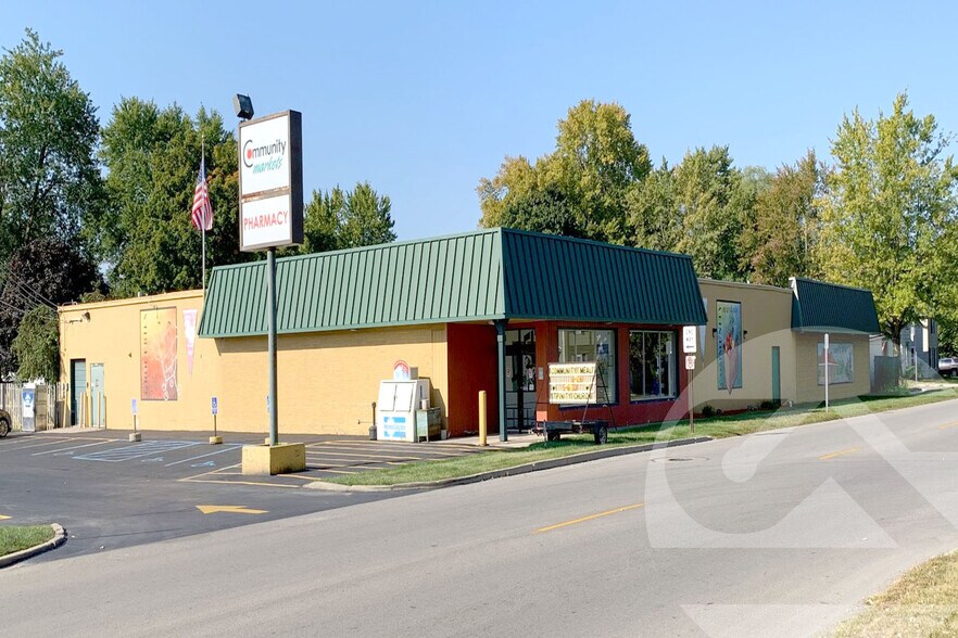 Primary Photo Of 702 Main St, Delta Supermarket For Sale