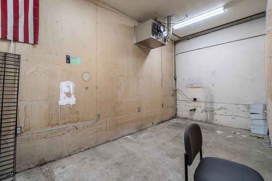 More Photos Of 341 Harris St, Eureka Storefront For Sale