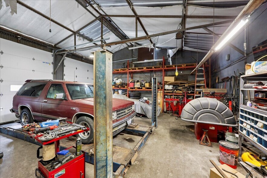 More Photos Of 1470 North St, Beaumont Auto Repair For Sale