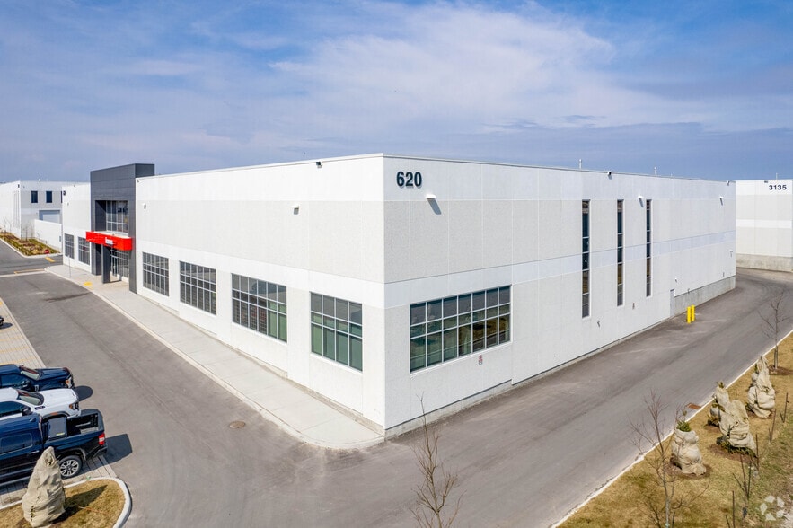 More Photos Of 620 Passmore Ave, Toronto Manufacturing For Lease