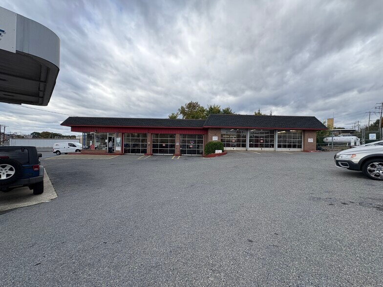 Primary Photo Of 349 Buttonwood St, Reading Flex For Sale