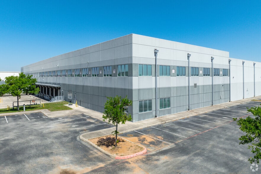 More Photos Of 1611 Clovis Barker Rd, San Marcos Manufacturing For Lease