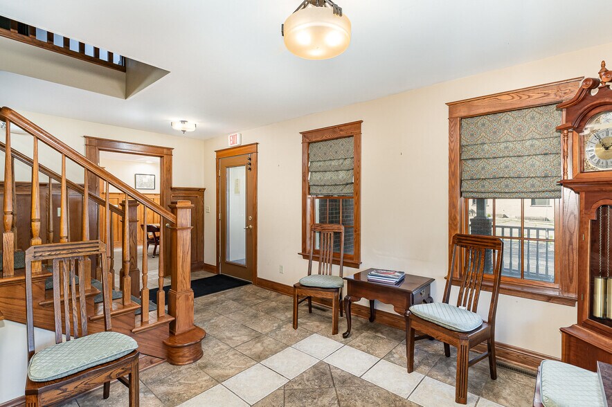 More Photos Of 820 N Michigan Ave, Saginaw Office For Sale