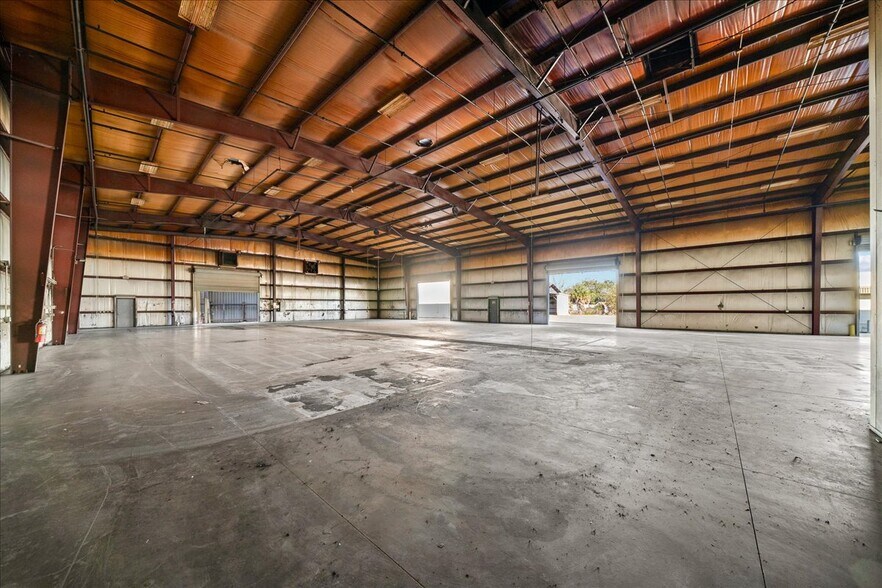 More Photos Of 1118 N Magnolia Ave, Ocala Warehouse For Sale