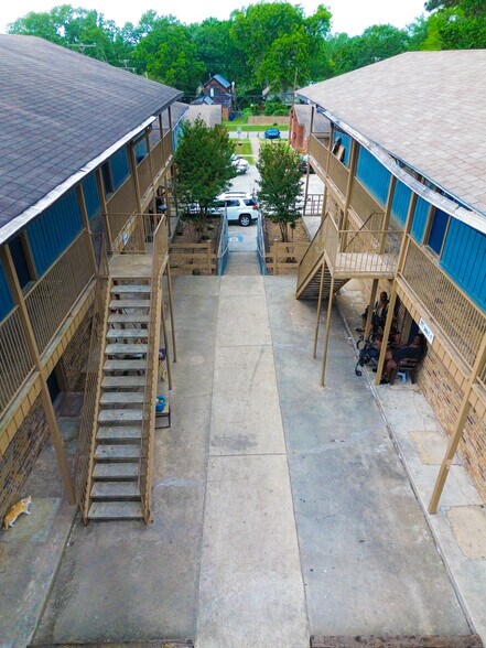 More Photos Of 911 University Ave, Huntsville Apartments For Sale