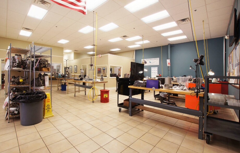 More Photos Of 11880 Lacy Ln, Fort Myers Warehouse For Sale