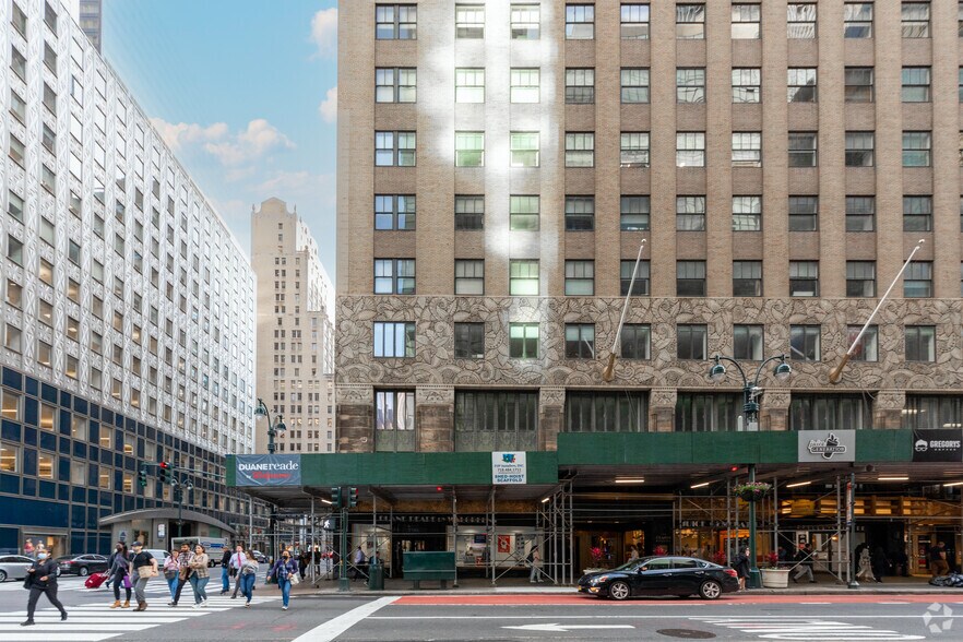 More Photos Of 122 E 42nd St, New York Office For Lease