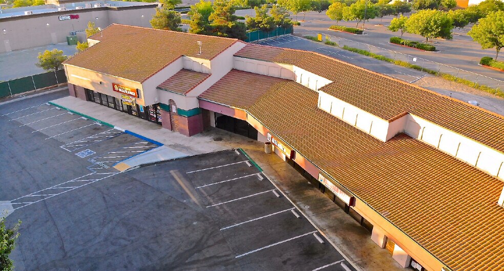 More Photos Of 3759 W Shaw Ave, Fresno Unknown For Lease