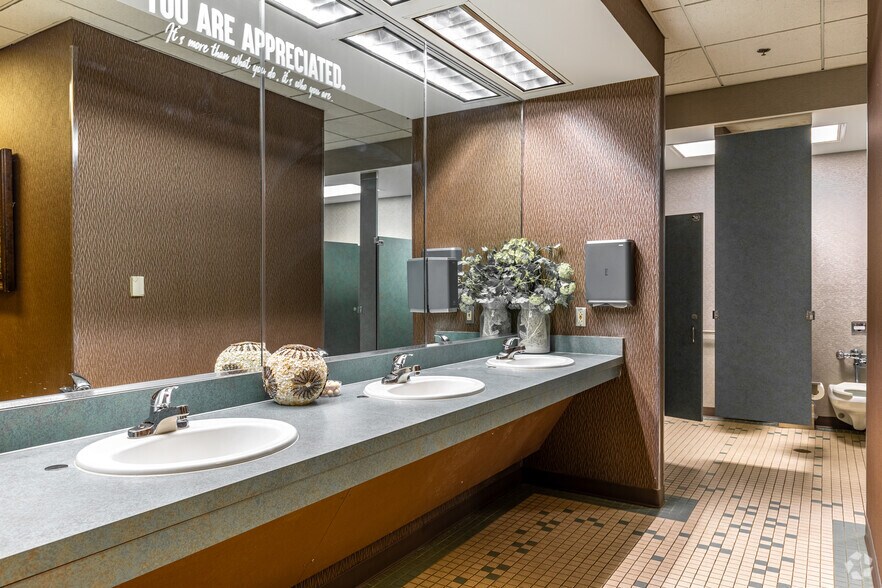 More Photos Of 5307 W Loop 289, Lubbock Medical For Lease