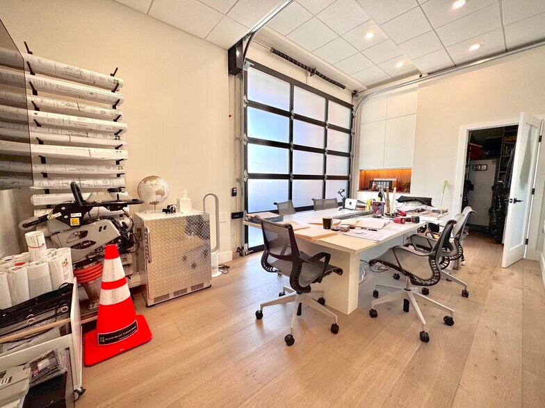 More Photos Of 1088 Independence Ave, Mountain View Warehouse For Sale