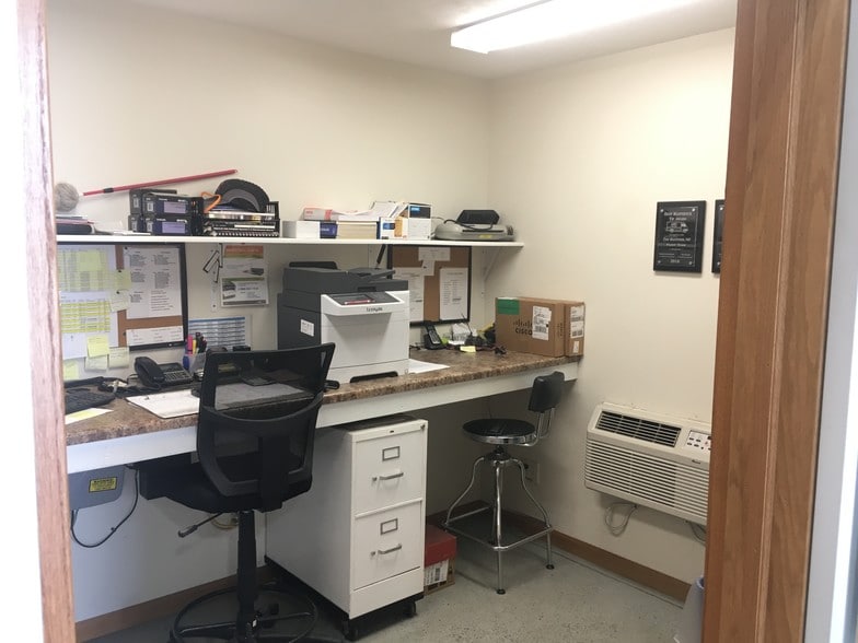 More Photos Of 3406 Utecht Ave, Hastings Warehouse For Sale