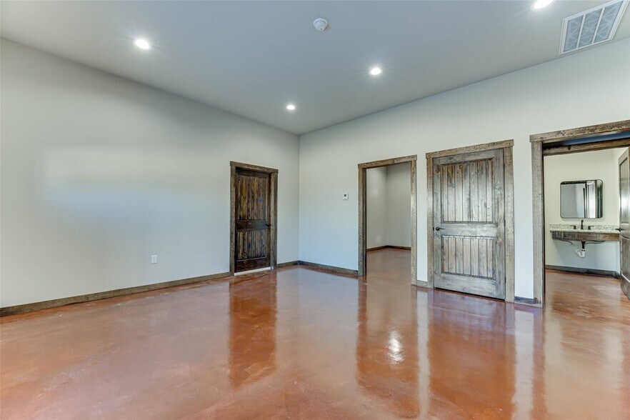 More Photos Of 3406 Interstate 30 W, Caddo Mills Flex For Lease