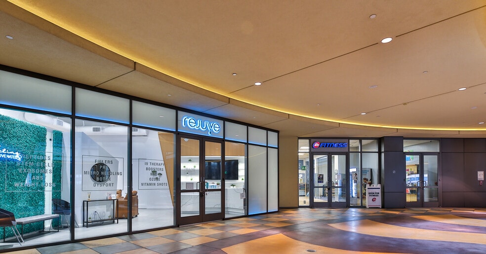 More Photos Of 15301 Ventura Blvd, Sherman Oaks Unknown For Lease