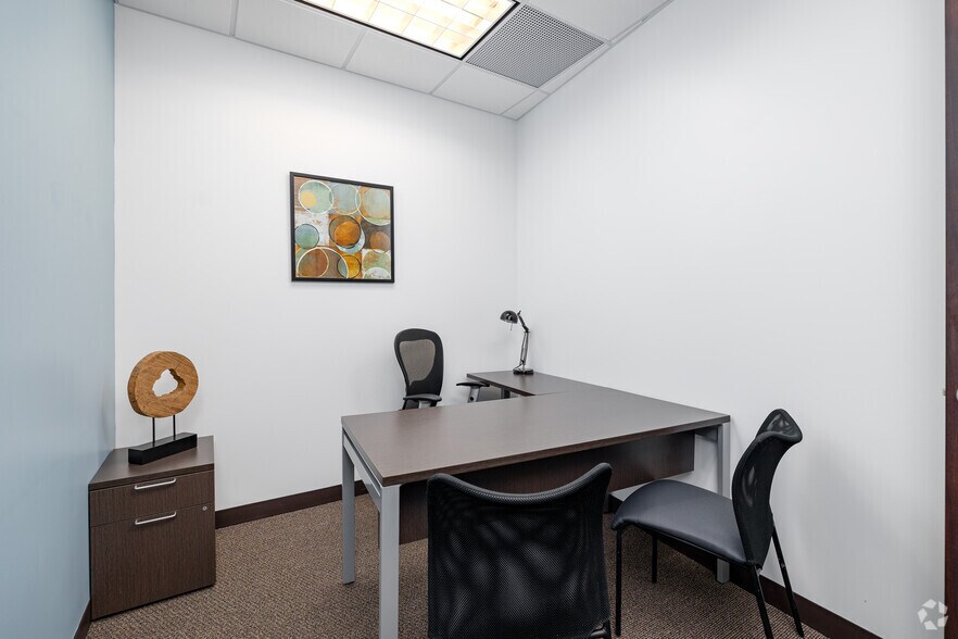 More Photos Of 320 W Lanier Ave, Fayetteville Office For Lease