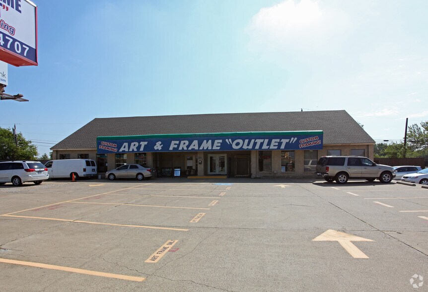 More Photos Of 19008 Preston Rd, Dallas Freestanding For Lease