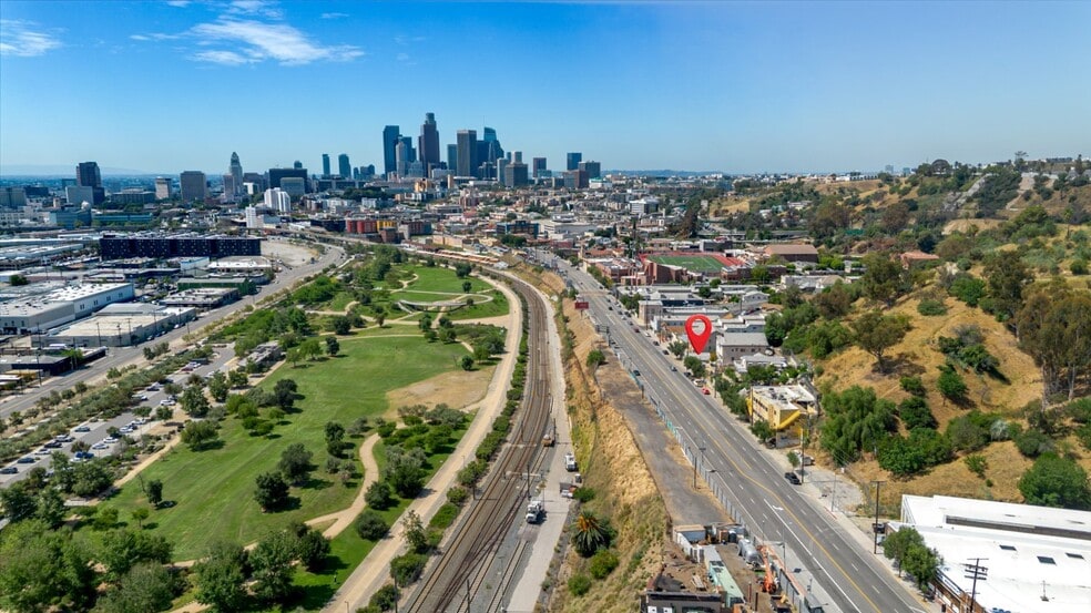 More Photos Of 1323-1325 Broadway, Los Angeles Office For Sale