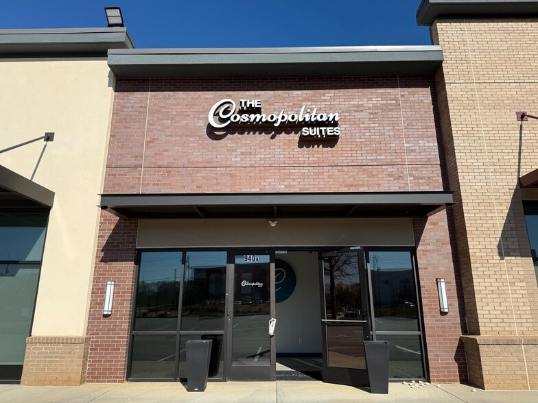 More Photos Of 940 Gainesville Hwy, Buford Storefront For Lease